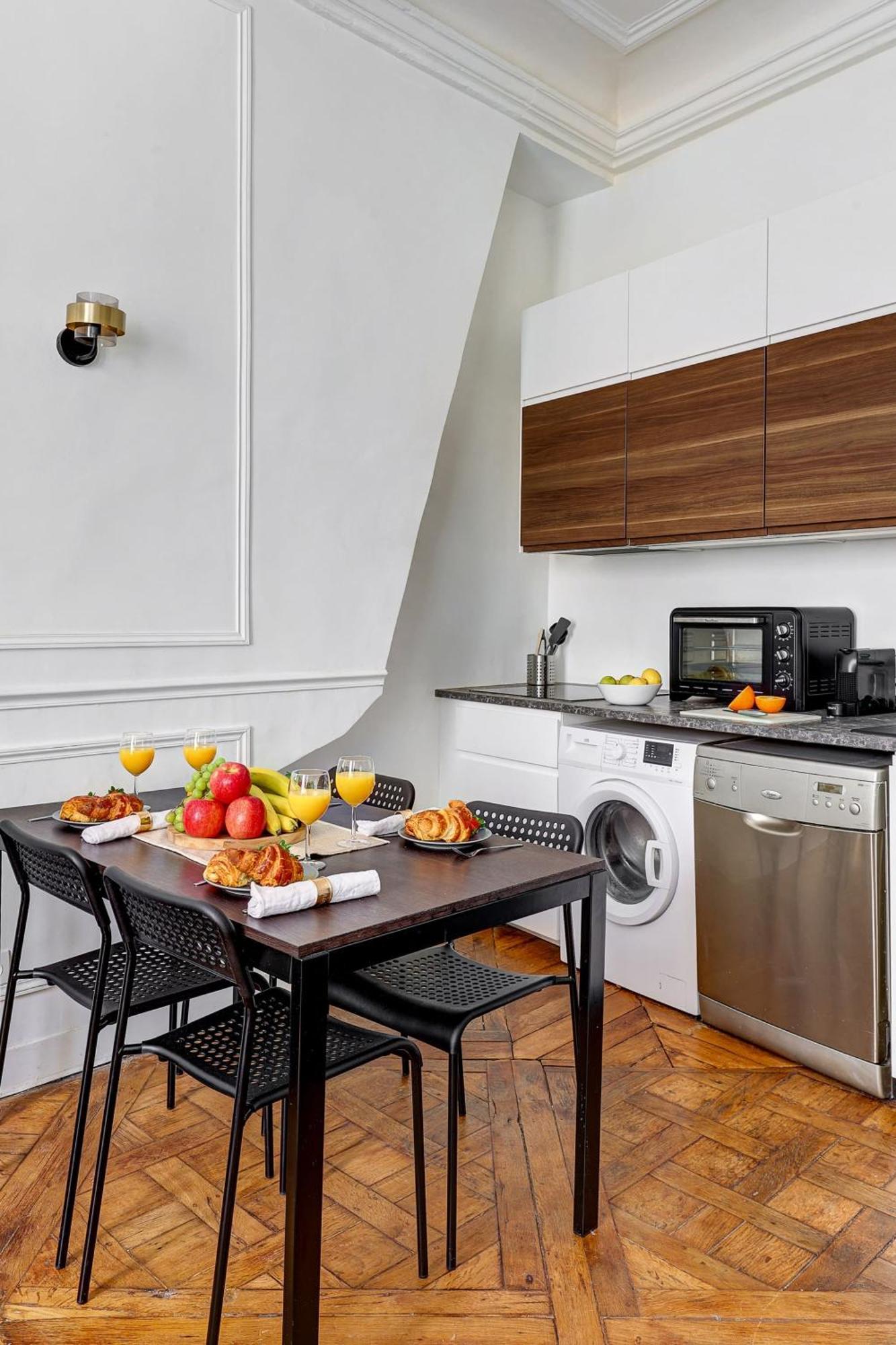 Eiffel Tower & Invalides - 1Br - Cityapartmentstay París Exterior foto