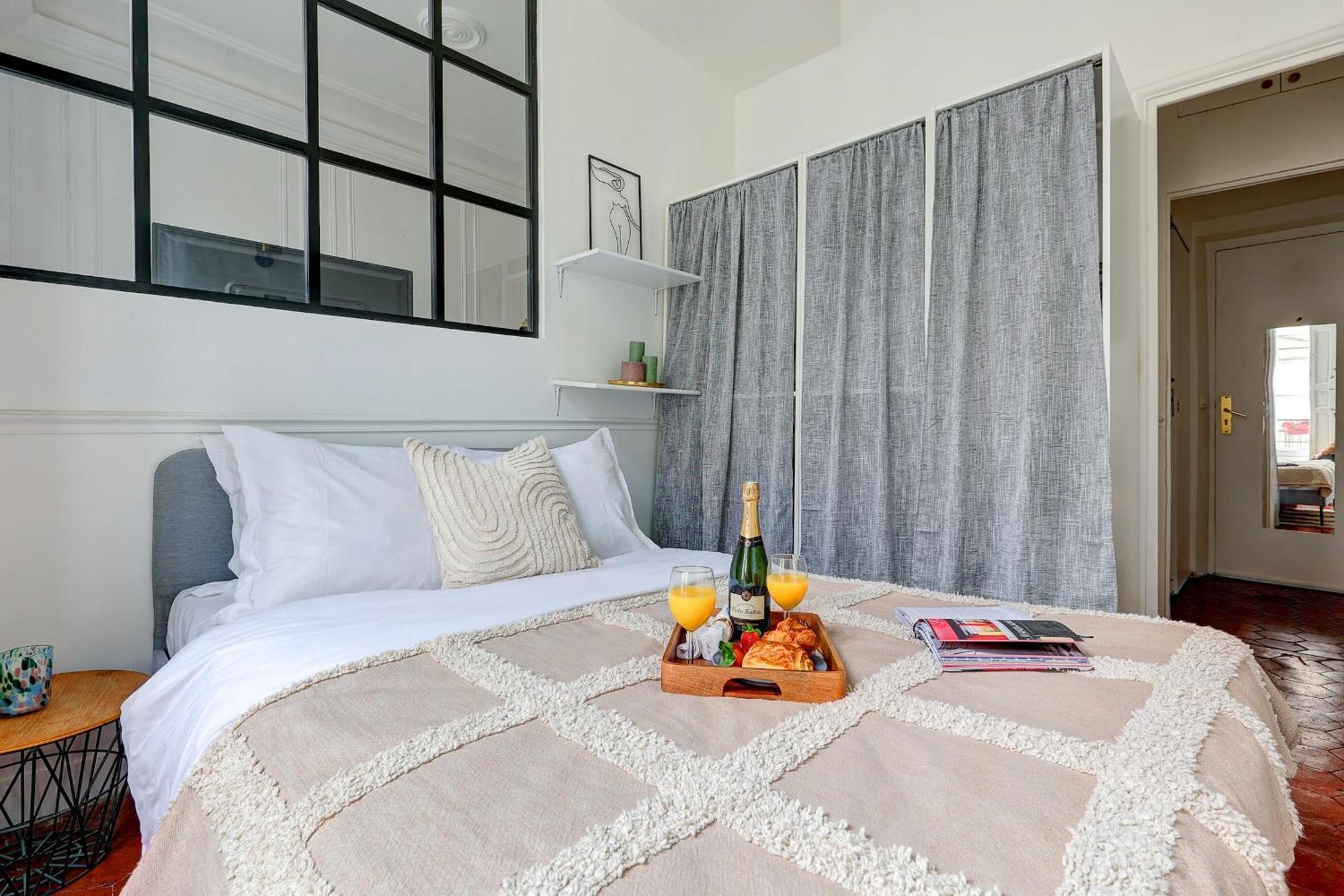 Eiffel Tower & Invalides - 1Br - Cityapartmentstay París Exterior foto